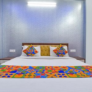 Fabhotel The Lotus